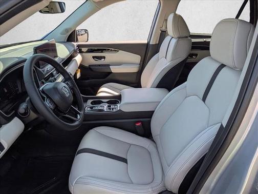 Solar Silver Metallic 2026 Honda Pilot EX-L