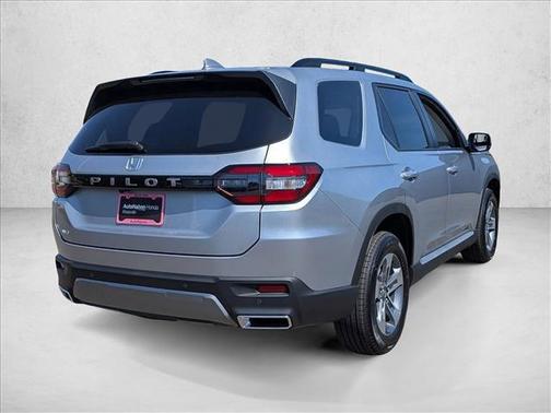 Solar Silver Metallic 2026 Honda Pilot EX-L