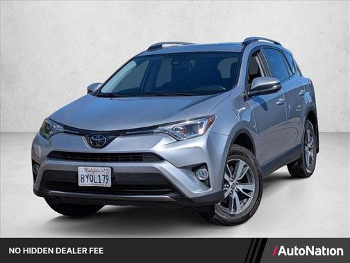 Silver Sky Metallic 2018 Toyota RAV4 XLE