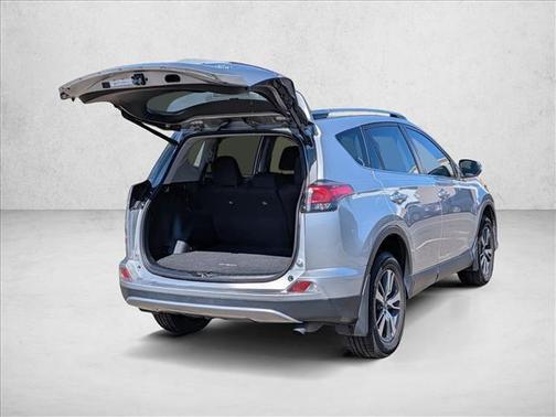 Silver Sky Metallic 2018 Toyota RAV4 XLE