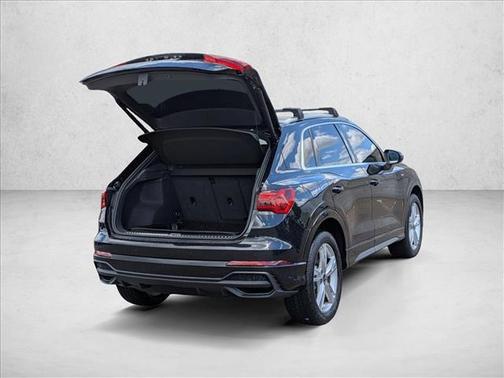 Mythos Black Metallic 2022 Audi Q3 45 S line Premium