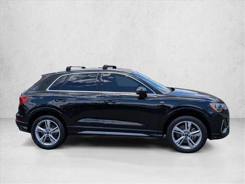 Mythos Black Metallic 2022 Audi Q3 45 S line Premium