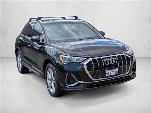 Mythos Black Metallic 2022 Audi Q3 45 S line Premium