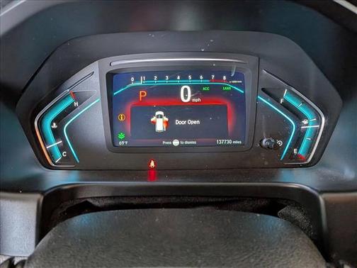 White Diamond Pearl 2018 Honda Odyssey Touring