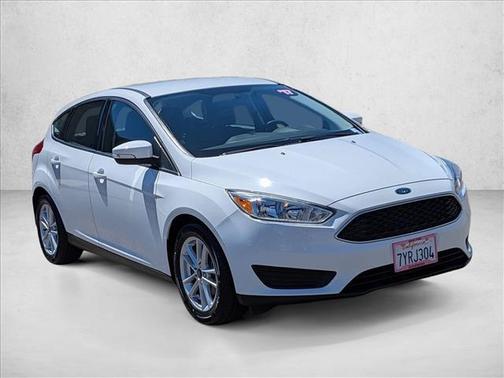 Oxford White 2017 Ford Focus SE