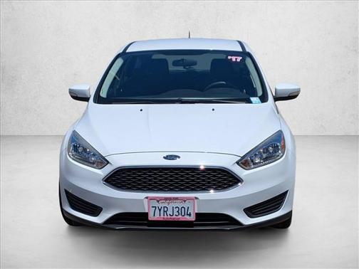 Oxford White 2017 Ford Focus SE