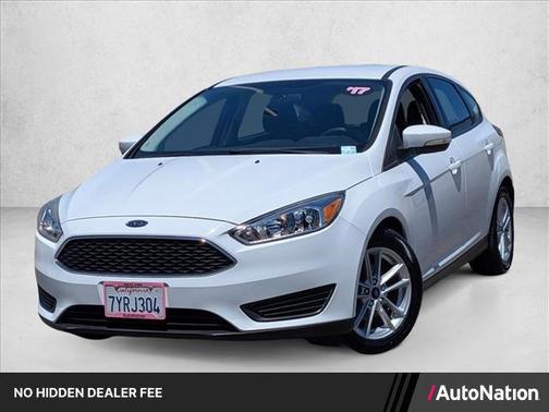 Oxford White 2017 Ford Focus SE