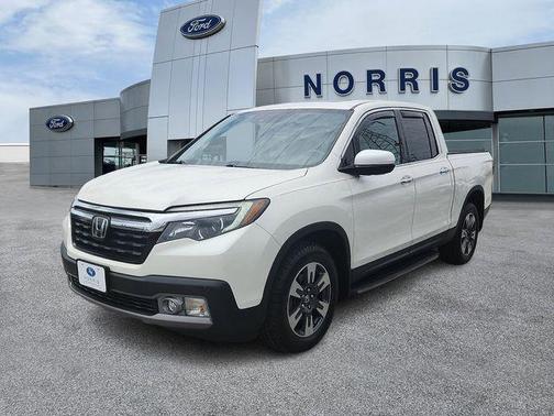 White 2019 Honda Ridgeline RTL-E