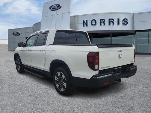 White 2019 Honda Ridgeline RTL-E