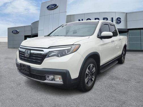 White 2019 Honda Ridgeline RTL-E