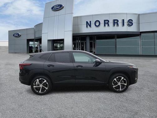 Mosaic Black Metallic 2024 Chevrolet Trax FWD 1RS