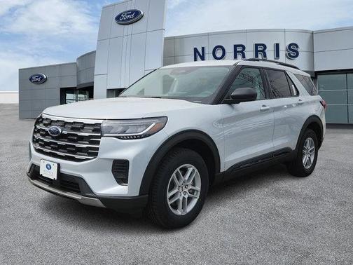 Space White Metallic 2026 Ford Explorer Active w/200A Pkg