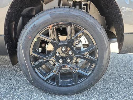Carbonized Gray Metallic 2026 Ford Maverick XLT