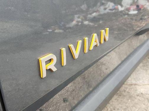 El Cap Granite 2022 Rivian R1T Adventure