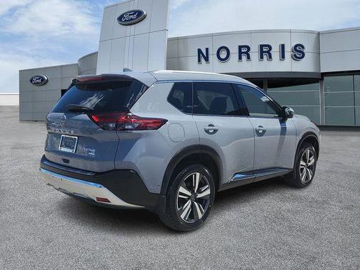 Boulder Gray Pearl 2023 Nissan Rogue Platinum