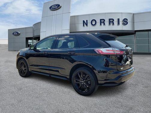 Agate Black Metallic 2023 Ford Edge ST Line