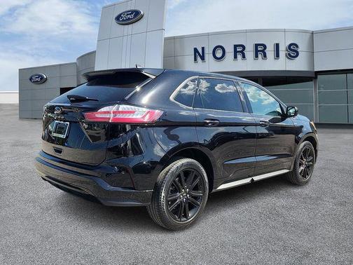 Agate Black Metallic 2023 Ford Edge ST Line