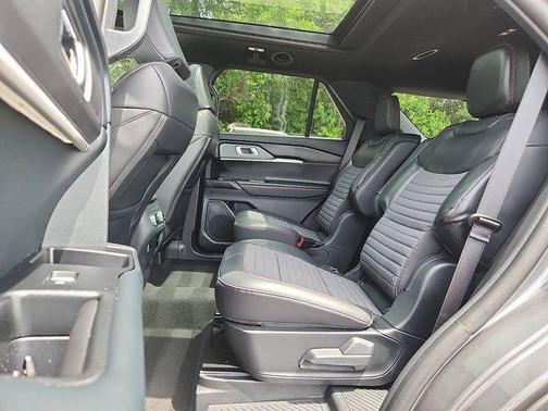 Carbonized Gray Metallic 2026 Ford Explorer ST-Line