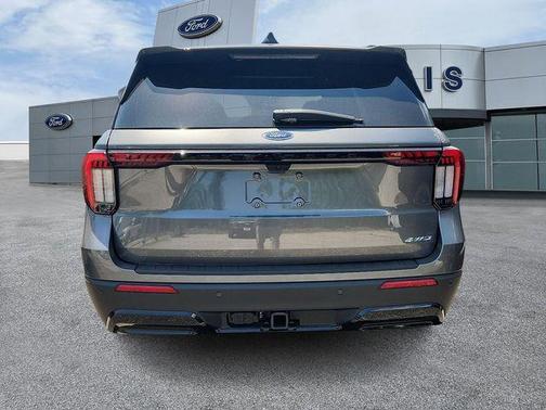 Carbonized Gray Metallic 2026 Ford Explorer ST-Line