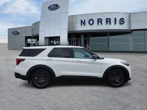Star White Metallic Tri-Coat 2025 Ford Explorer ST