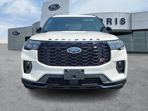 Star White Metallic Tri-Coat 2025 Ford Explorer ST