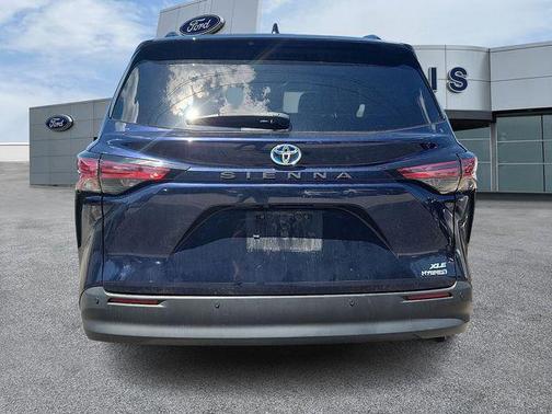 Blueprint 2021 Toyota Sienna XLE 7 Passenger