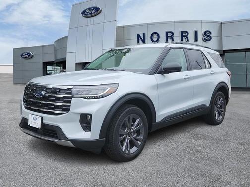 Space White Metallic 2026 Ford Explorer Active