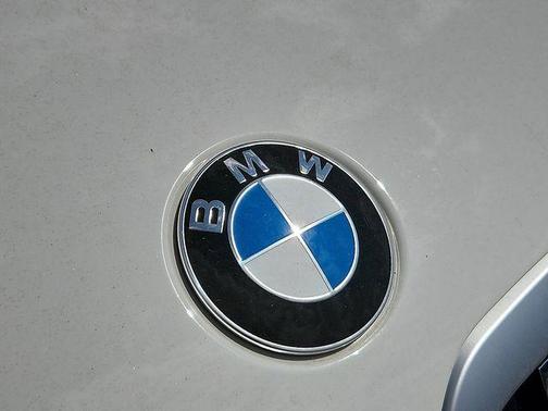 Alpine White 2023 BMW X7 xDrive40i