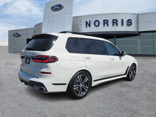 Alpine White 2023 BMW X7 xDrive40i