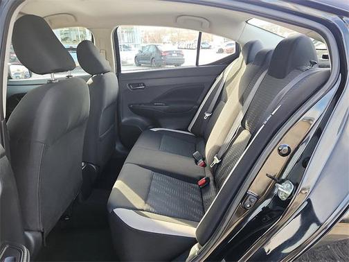 2021 Nissan Versa 1.6 SV