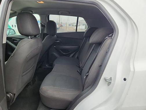 Summit White 2020 Chevrolet Trax LS