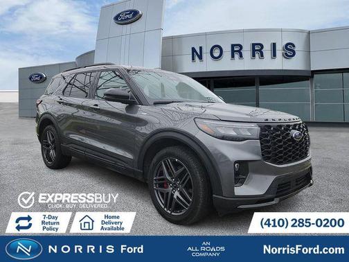 Gray Metallic 2025 Ford Explorer ST-Line
