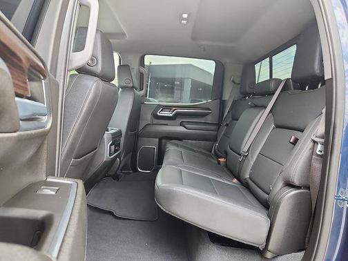 Pacific Blue Metallic 2023 GMC Sierra 1500 SLT
