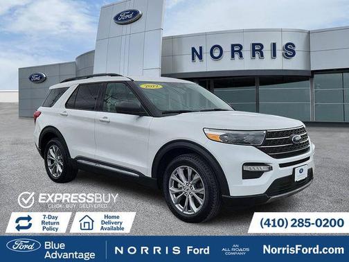 Oxford White 2022 Ford Explorer XLT