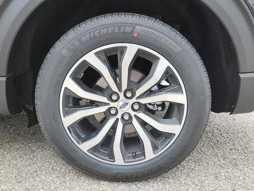 Agate Black Metallic 2026 Ford Explorer ST-Line