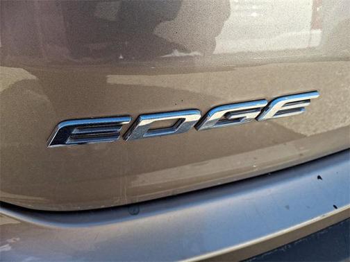 Desert Gold 2020 Ford Edge SE