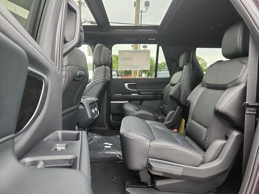 Dark Matter Gray Metallic 2026 Ford Expedition Max Platinum