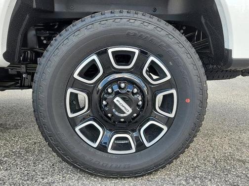 Star White Metallic Tri-Coat 2026 Ford F-350 Platinum