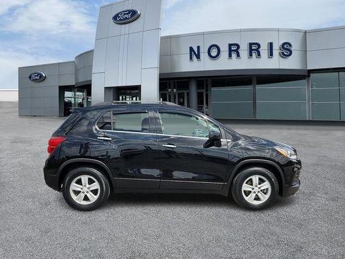 Mosaic Black Metallic 2020 Chevrolet Trax LT