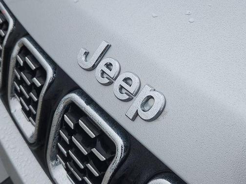 Silver Zynith Metallic Clearcoat 2025 Jeep Compass Limited