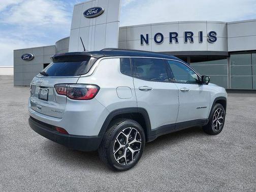 Silver Zynith Metallic Clearcoat 2025 Jeep Compass Limited