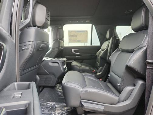 Agate Black Metallic 2026 Ford Expedition Max Platinum