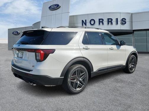 Star White Metallic Tri-Coat 2026 Ford Explorer ST