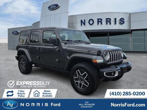 Granite Crystal Metallic Clearcoat 2025 Jeep Wrangler 4-Door Sahara 4x4