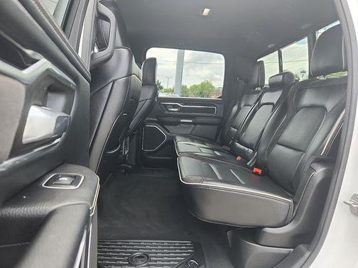 Ivory White Tri-Coat Pearlcoat 2021 RAM 1500 Laramie