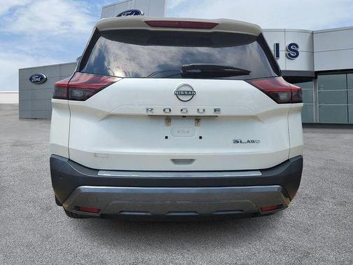 Pearl White Tricoat 2023 Nissan Rogue SL