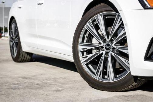 2024 Audi A6 Premium Plus 45 TFSI quattro S tronic