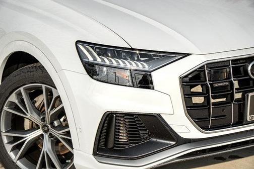 2023 Audi Q8 Premium Plus 55 TFSI quattro Tiptronic