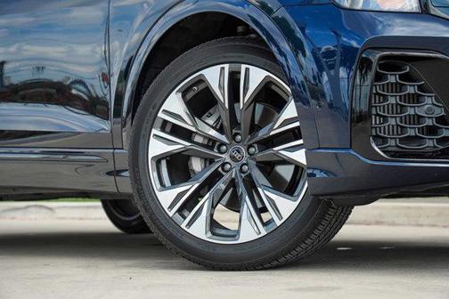 2024 Audi Q8 Premium Plus 55 TFSI quattro