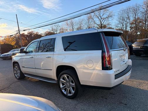 2015 Cadillac Escalade ESV Luxury